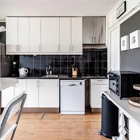 דירה Chapeau Apartment זנדוורט