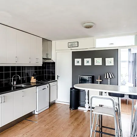 Chapeau Apartment * זנדוורט