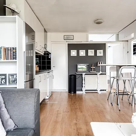 Chapeau Apartment * זנדוורט